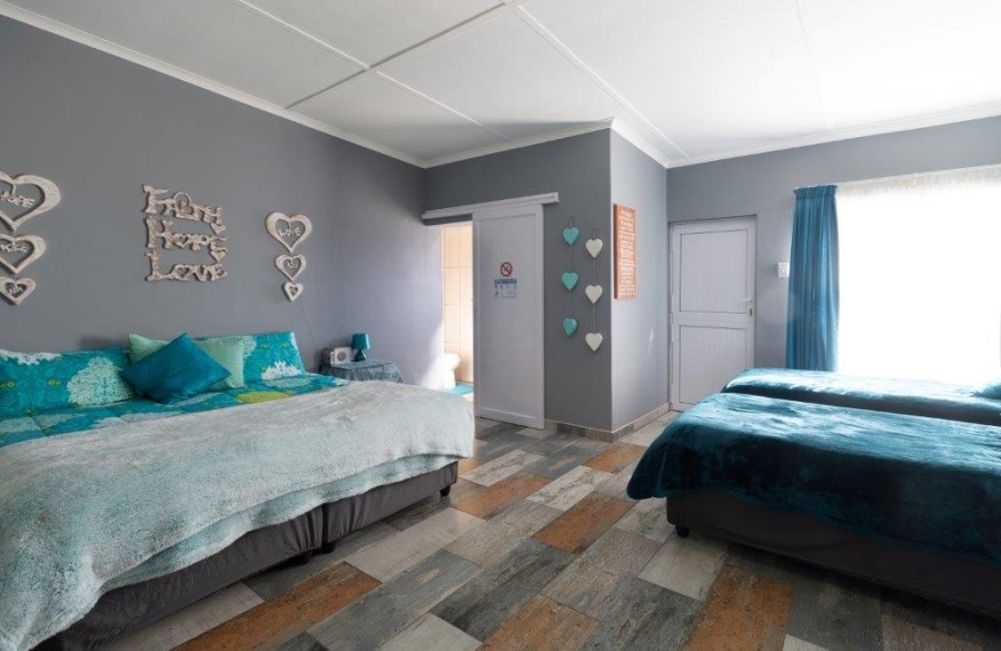 5 Bedroom Property for Sale in Velddrif Western Cape